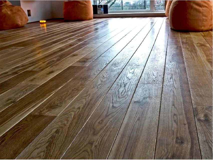 A szép és kiváló minőségű padlóburkolatok nemcsak a szoba megjelenését határozzák meg, hanem a nehéz terheket is ellenállják