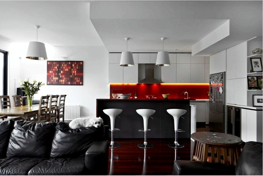 Gipszkarton mennyezet a nappali és a konyha modern kialakításában