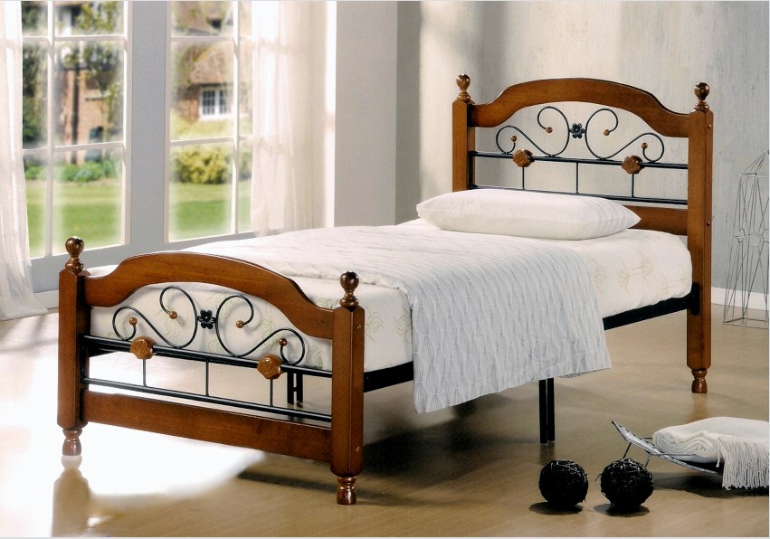 Az egyszemélyes ágyak fémvázát tartják a legtartósabb és legmegbízhatóbb lehetőségnek.