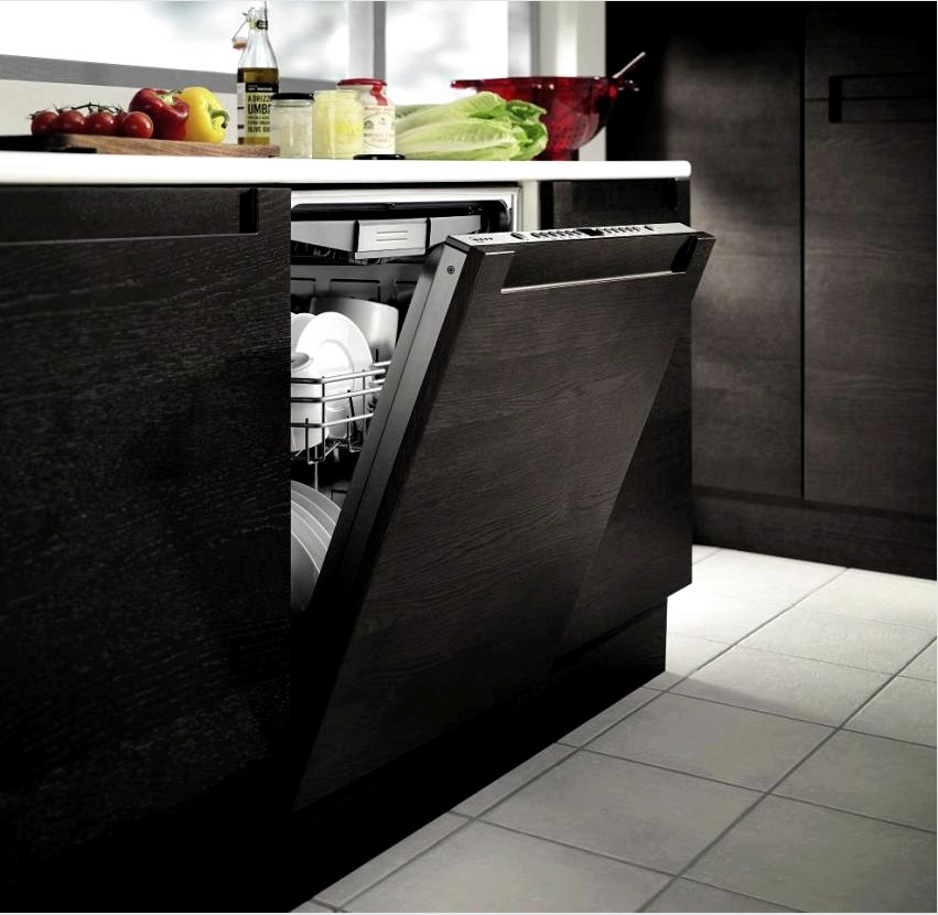 Az üzletek különböző magasságú beépített mosogatógépeket kínálnak, amelyek jól illeszkednek a konyhába