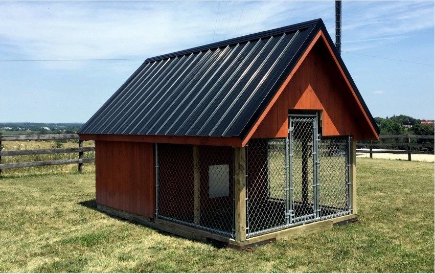A rekesz kis ház formájában építhető, amely lehetővé teszi egy további hely megszervezését kutya ételének, ágyneműinek és játékának tárolására.