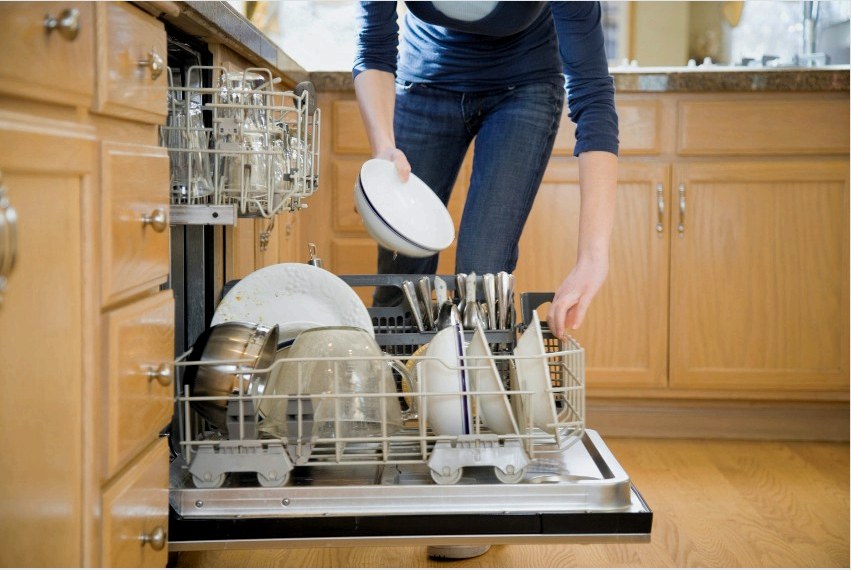 Megfelelő használat és gondozás mellett a mosogatógép hosszú ideig üzemzavarok és meghibásodások nélkül működik