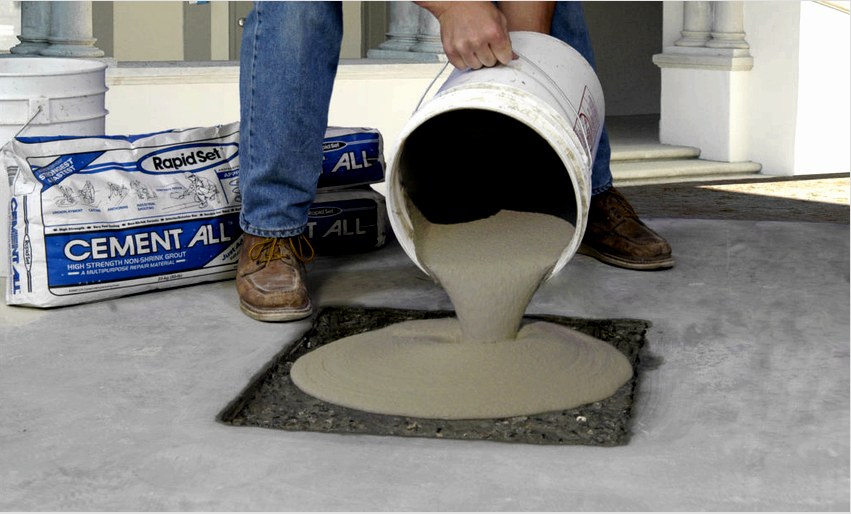 A betonpadló javításához csak nem zsugorodó keverékeket kell választani.