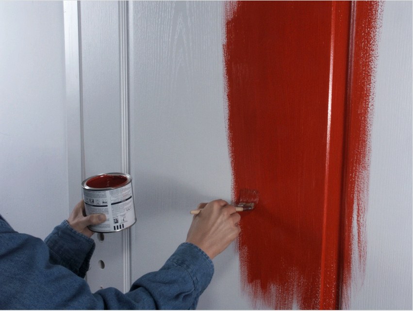 A régi ajtó leggyorsabb és legolcsóbb módja a festés