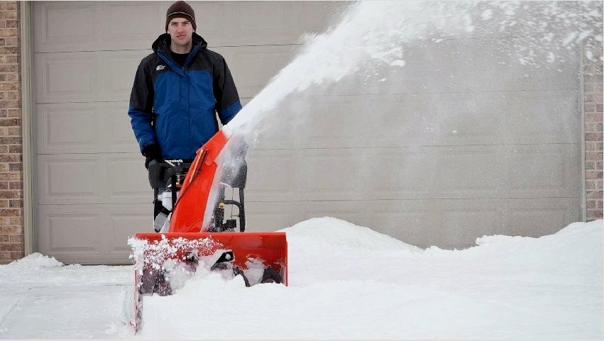 A hófogás mennyisége a vödör méretétől függ, vagyis a hófúvás szélességétől és magasságától, amelyet a hófúvó eltávolíthat