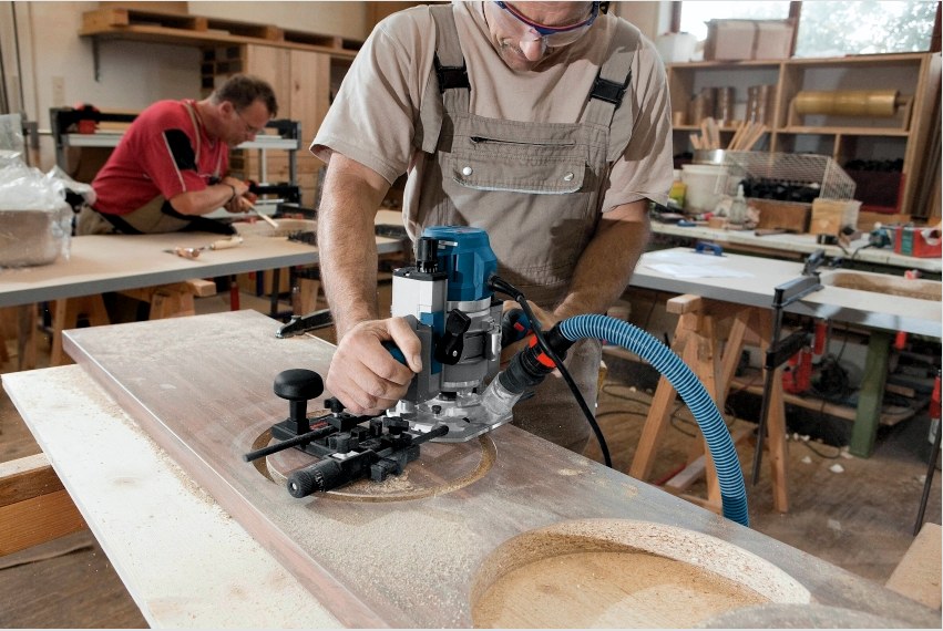 Kézi marógéppel végzett munka során be kell tartani a biztonsági szabályokat, például védőruházatot és megbízható rögzítést kell használni a feldolgozott elemekhez