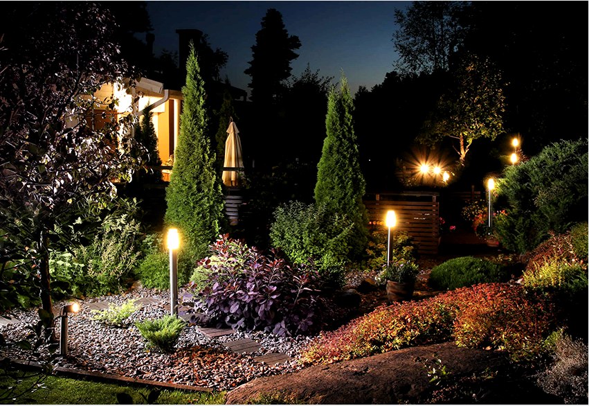 Az oszlopokra szerelt lámpatesteket széles körben használják a házakban