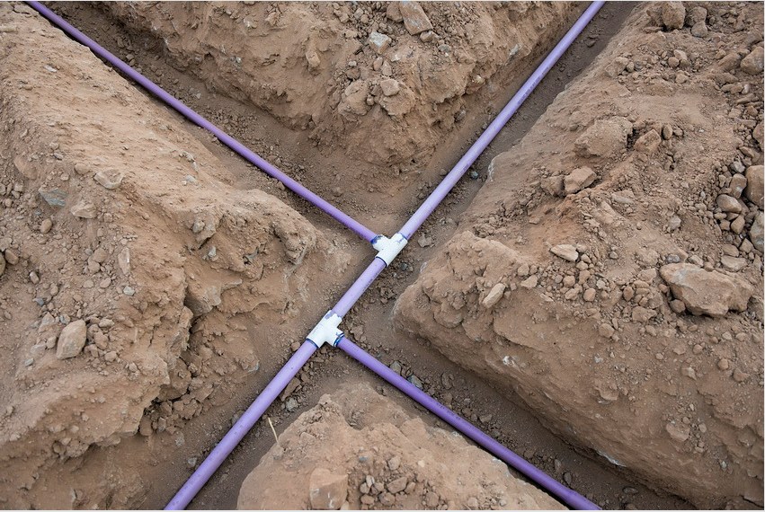 A föld alatti öntözés takarít meg vizet és egyenletesen megnedvesíti a talajt belülről