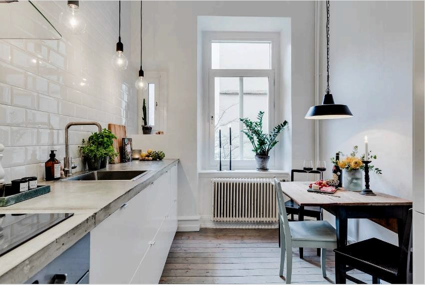 A skandináv belsővel rendelkező apartmanok fő megkülönböztető tulajdonsága a fényes fehér bőség