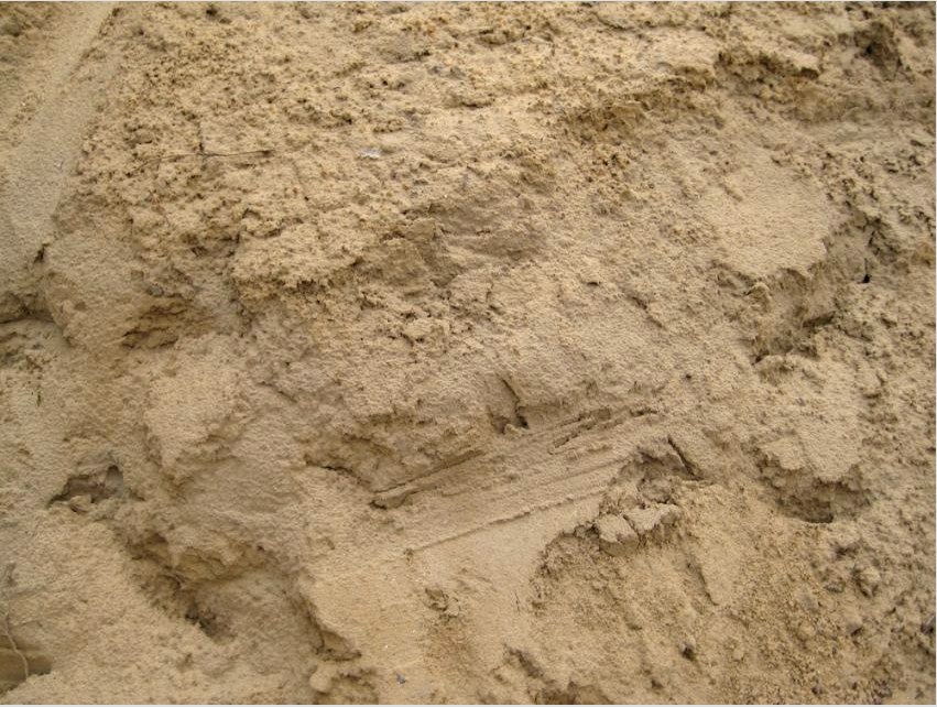 Az építési homok sűrűsége 1,3-1,8 tonna / 1 köbméter