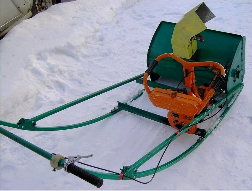 DIY hófúvó láncfűrész motorral