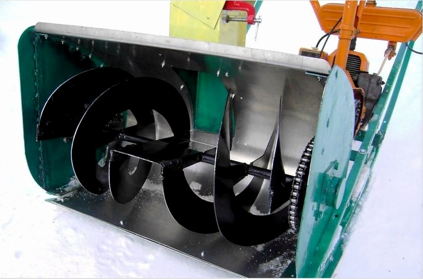 A láncfűrész alapú motor kialakítása költségvetési lehetőség egy házi készítésű hófúvóhoz