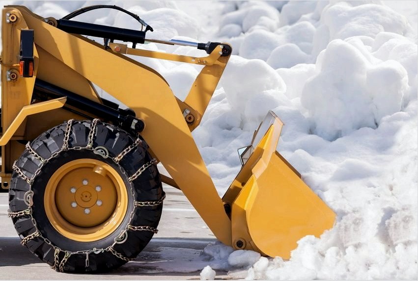 A motorblokkok nyáron és télen is használhatók a hó tisztításához 