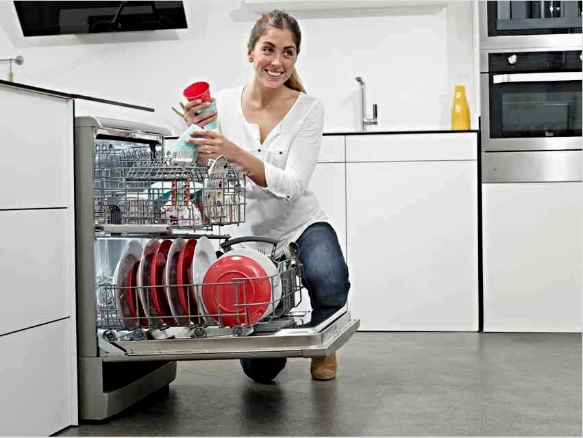 Teljes méretű mosogatógép kiválasztásakor ügyeljen a mosási és szárítási osztályra