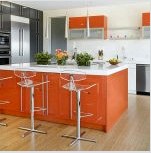 A színek kombinációja a konyha belsejében: stílusos helyet teremt