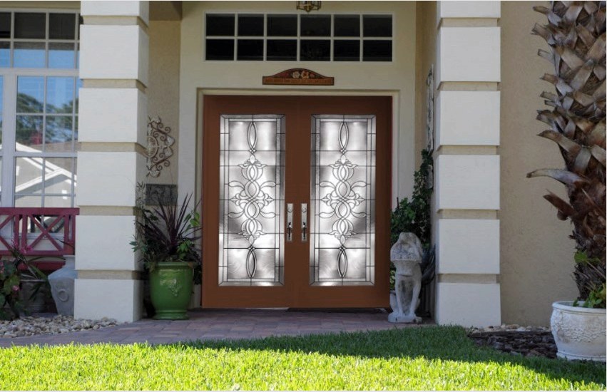 A bejárati ajtók gyártásához három üvegtípust használnak: edzett, megerősített és triplex üveg