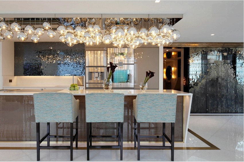 Az art deco stílusú, kifinomult és eredeti konyha különleges varázsságot adhat otthonának, és elindíthatja a luxus hangulatát.