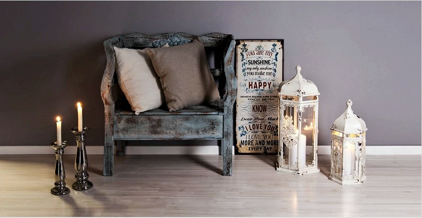 Kopott elegáns belső bútorok vásárolhatók az antik üzletben vagy a bolhapiacon