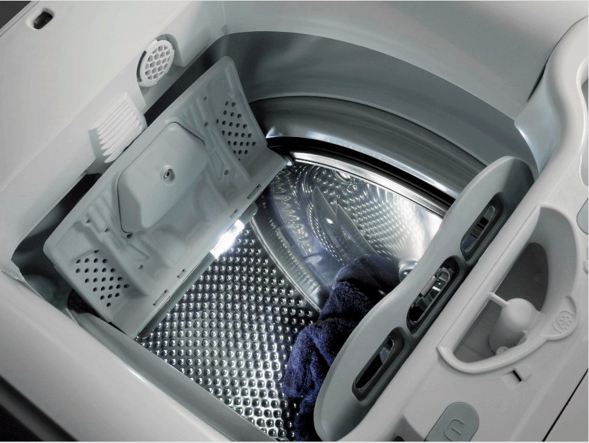 A költségkímélő mosógépek nem vannak felszerelve „dobtartó” rendszerrel, ami bonyolulttá teszi a ruhanemű mosás utáni eltávolítását
