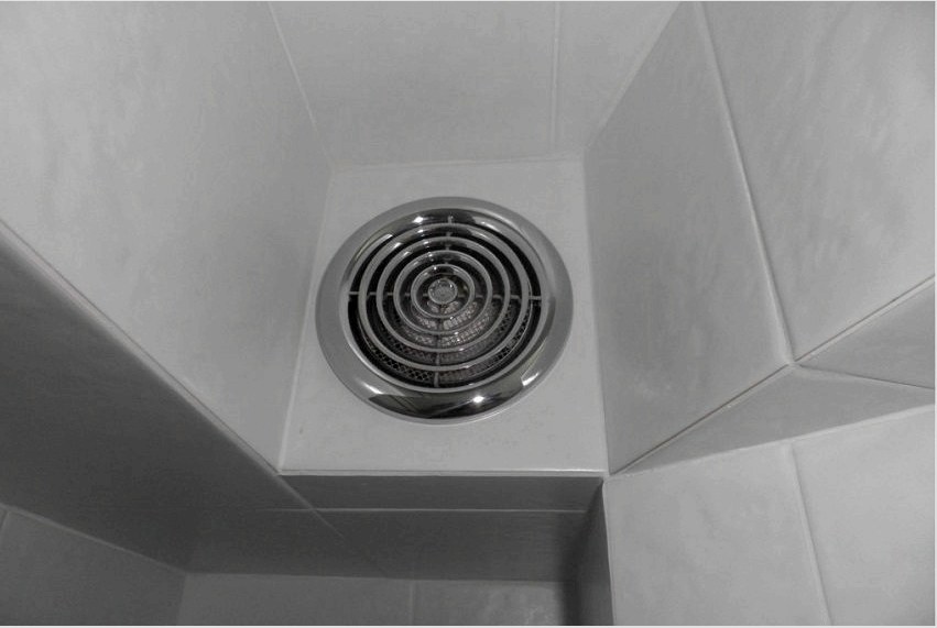 A fürdőszobában található burkolatok dekoratív rácsai bármilyen belső teret választhatnak