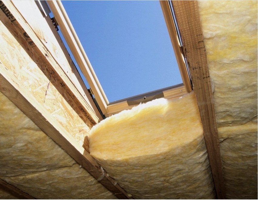 A tetőtér típusú szoba szigetelő rétegének legalább 100 mm-nek kell lennie