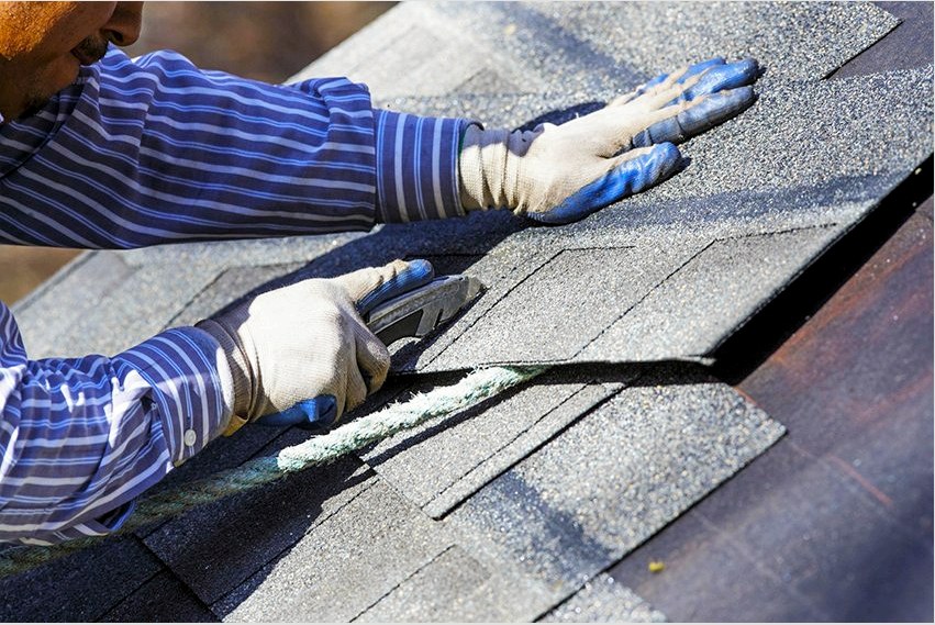 A rugalmas tetőcserép kényelmes lehetőségnek tekinthető a félig csípős tetőhöz.