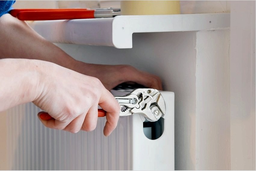 Maevsky csap segítségével beállíthatja a hűtőfolyadék eloszlását a hűtőben