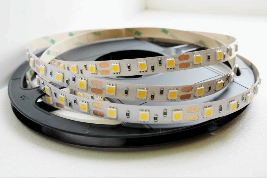 Öntapadós LED szalag - sokoldalú fényforrás