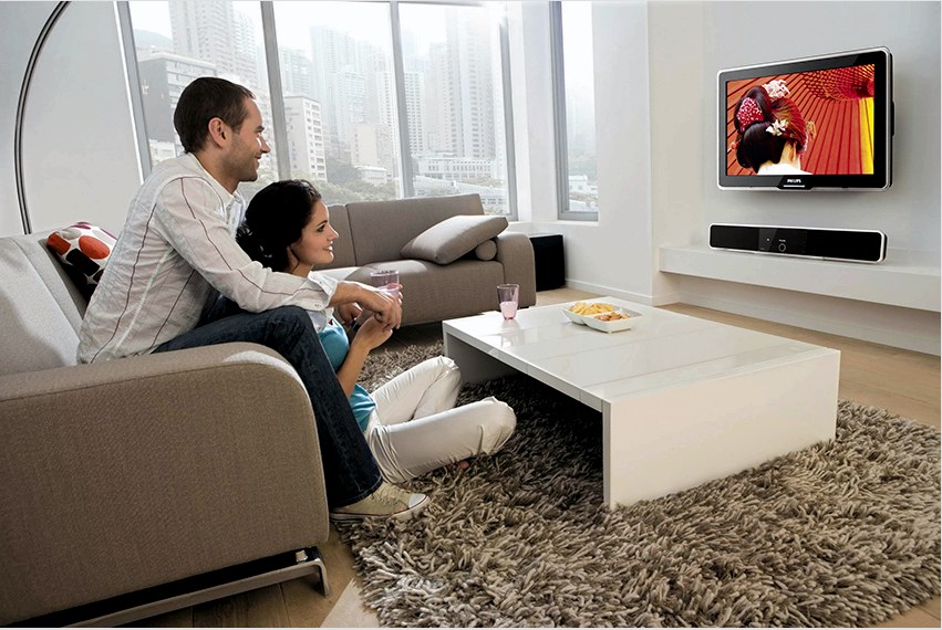 Az intelligens TV-k legnépszerűbb márkái a Samsung, az LG, a Sony és a Philips.