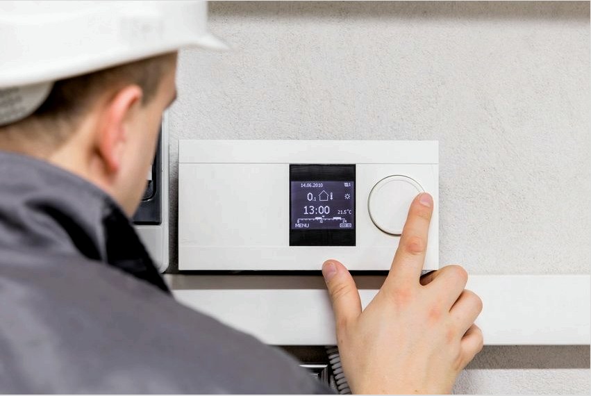 A fűtőkazán termosztátjának megfelelő konfigurálásához jobb, ha kapcsolatba lép a szakemberekkel