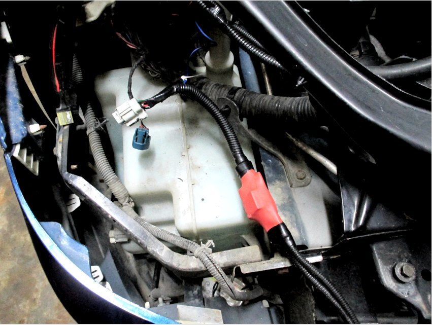 Hőre zsugorodó autóvezeték-csatlakozók megvédik az illesztéseket a mechanikai igénybevételektől és kiváló elektromos szigetelést biztosítanak