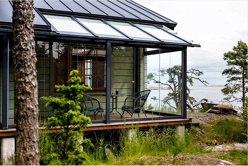 A csúszó rendszereknek köszönhetően a verandát teljes szobává alakíthatja 