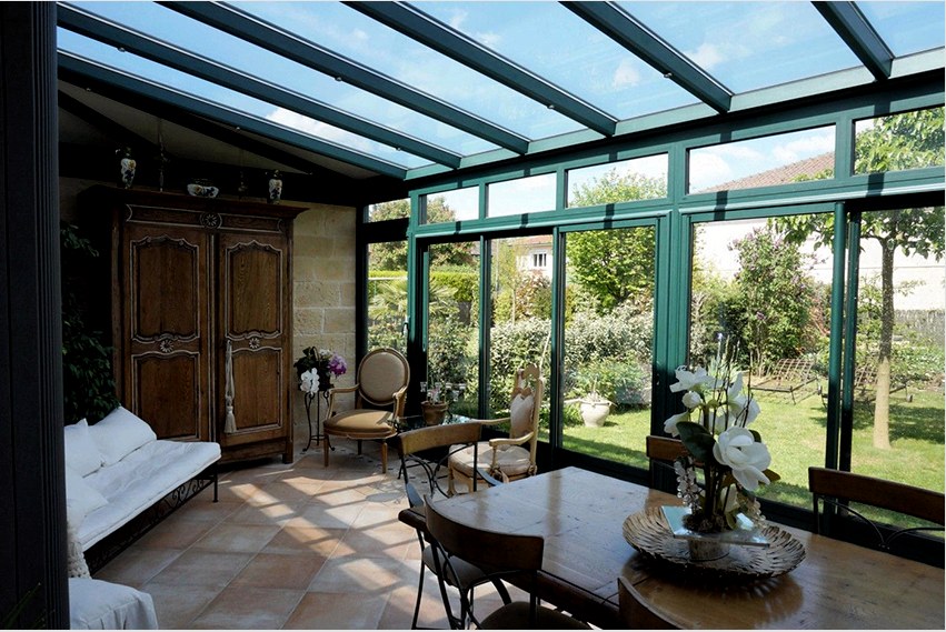 A provencei stílusú verandák jól alkalmazhatók vidéki házakban 