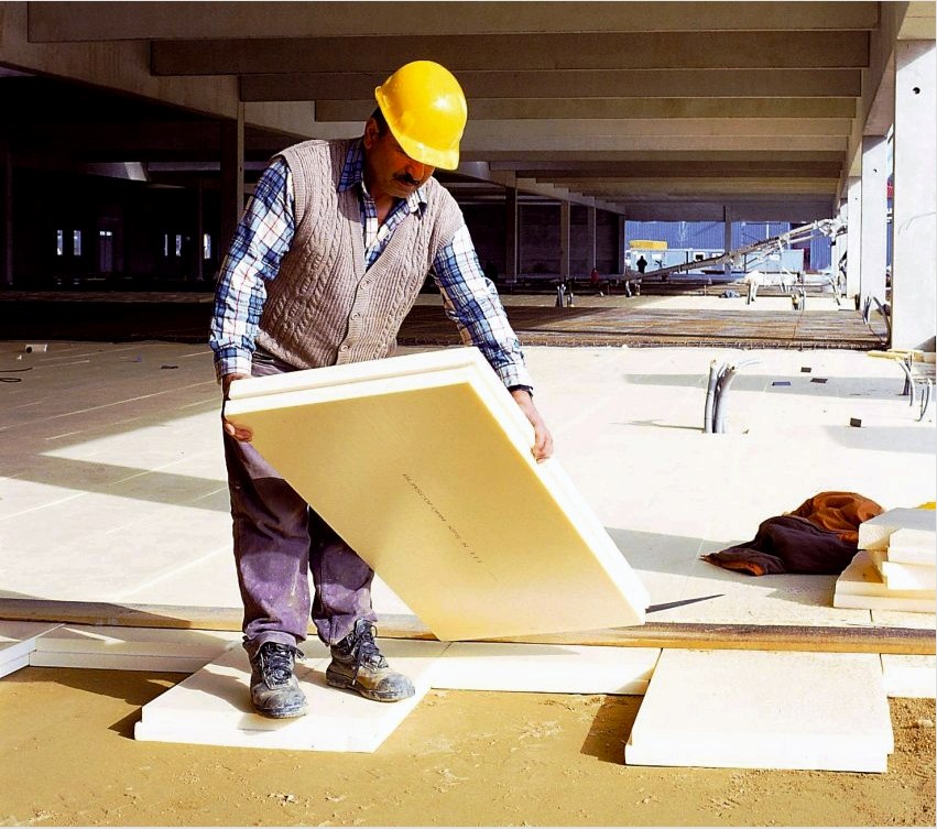 A habosított polisztirolt beltéri és kültéri építési munkákhoz egyaránt használják