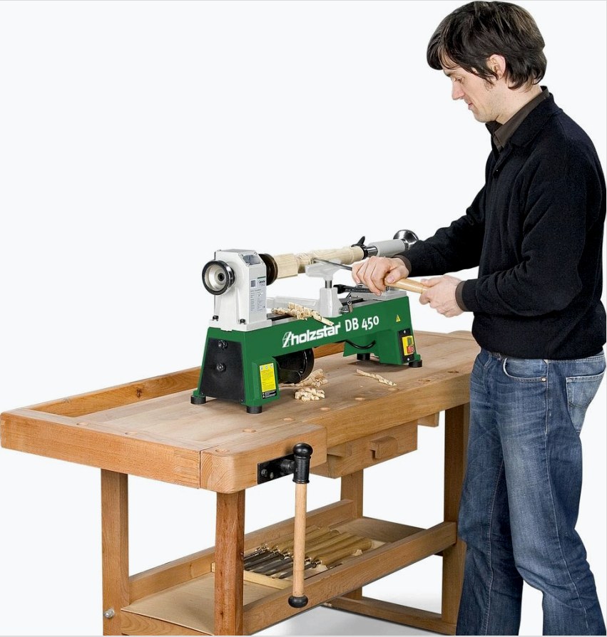 Az otthoni műhelyek számára készített apró esztergagépek lehetővé teszik a 45 cm hosszú fatermékek feldolgozását