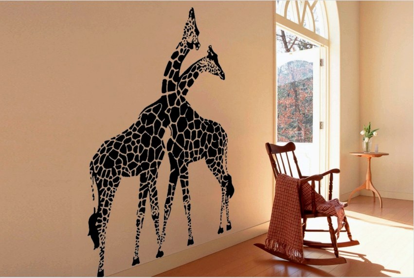 A falon található állati festmények nagyon népszerűek a vidéki házak tulajdonosai között.
