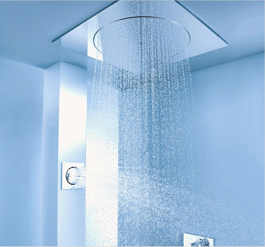 A beépített esőzuhanynak számos előnye van: eredeti megjelenés, minimalizmus, helytakarékosság