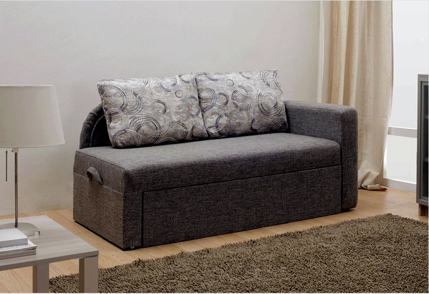 Az egyszögletes kanapé egy mini-kanapé egy kis szobához