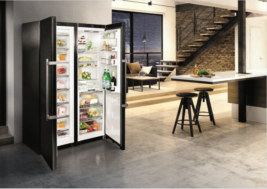 A Liebher hűtőszekrények egymás mellett két független alkatrészből állnak, amelyeket külön lehet szállítani