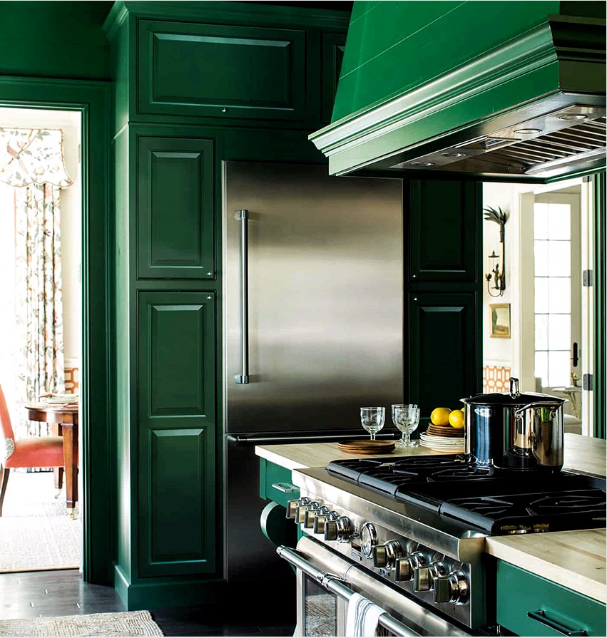 A zöld konyha lédúsnak és világosnak tűnik, vidámságot ad, és felvidítja a tulajdonosokat