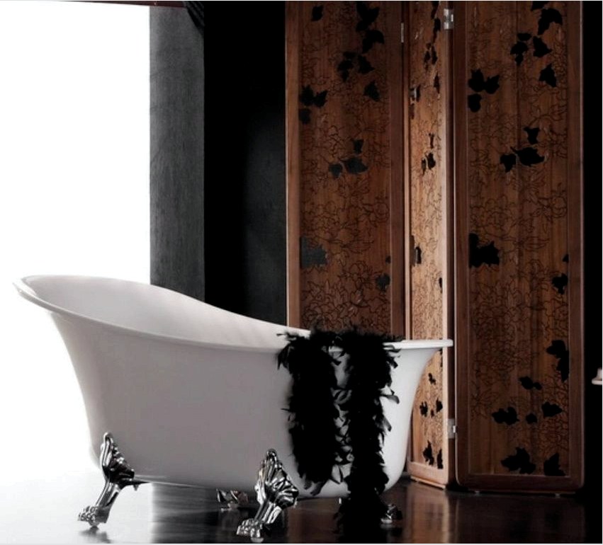 A képernyő különleges luxust kölcsönöz a modern fürdőszobának