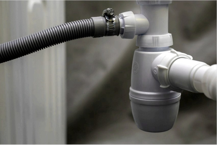 A hidraulikus redőny lehet a vízvezeték-berendezés belsejében, de főleg külön van felszerelve