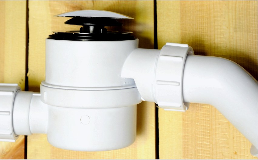 Ha a zuhanyozó szifont ritkán használják, akkor javasolt a száraz szagcsapda felszerelése