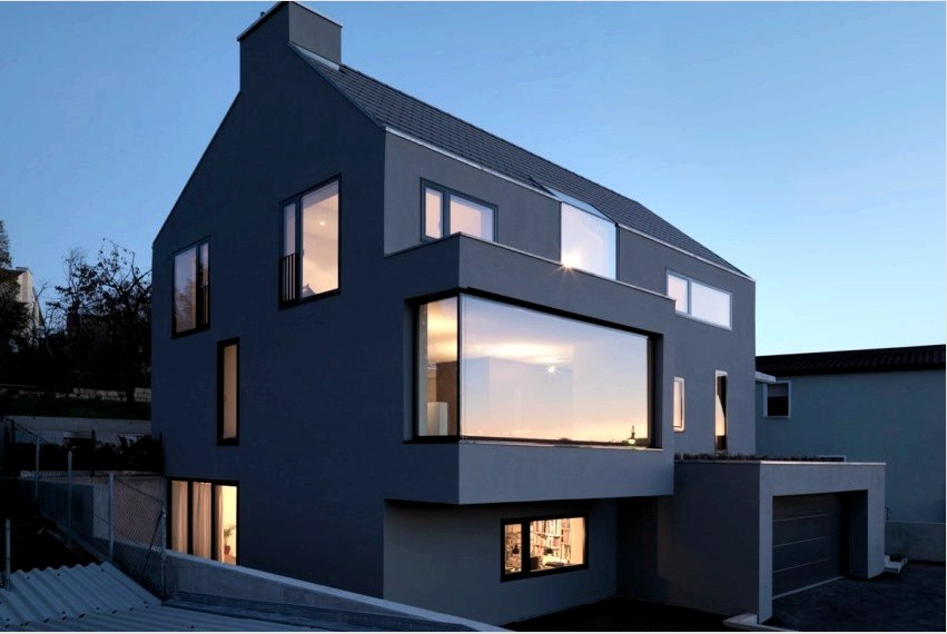 Az öböl ablaka téglalap alakú formája segít hangsúlyozni a ház kifinomultságát és építészeti stílusát.