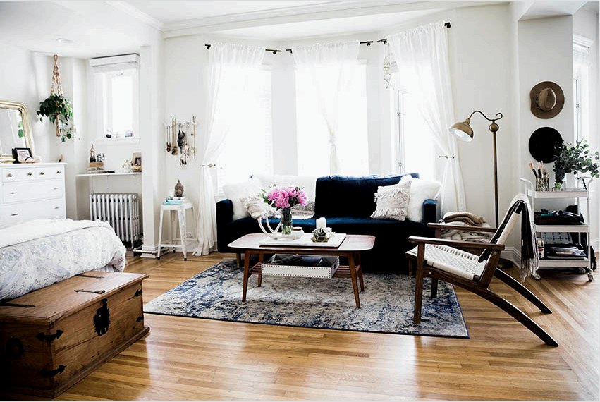 A hálószoba-nappali bútorának gyönyörűnek és funkcionálisnak kell lennie