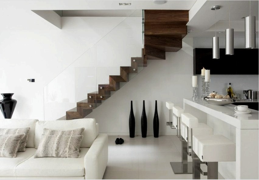 Kompakt fali lépcső