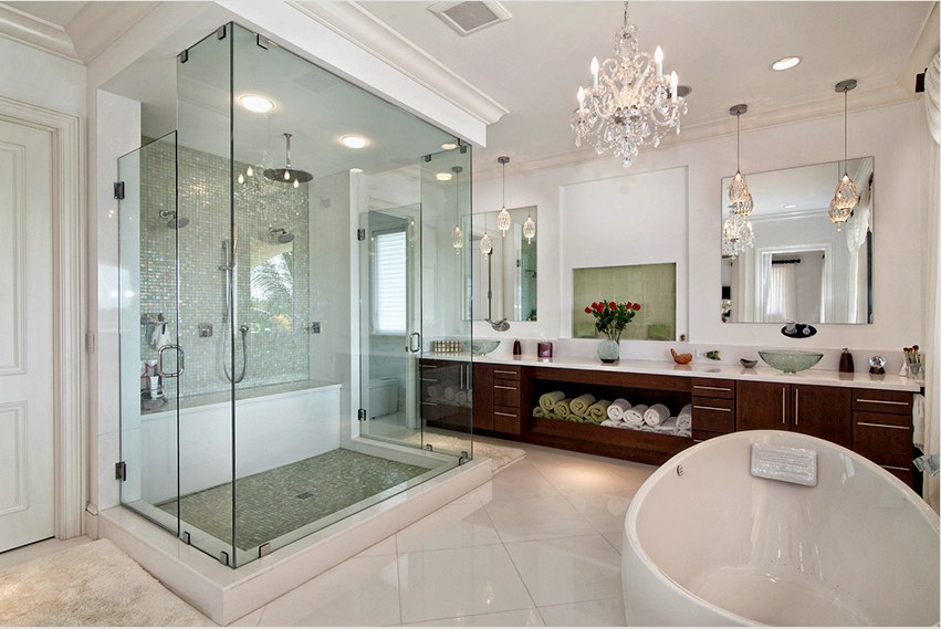 A zárt zuhanyzók oldalfalához szilikátüveget vagy plexiüveget használjon