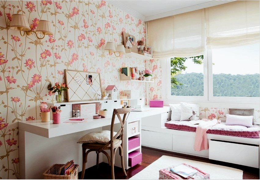 A lány szobájának kialakítása krémes rózsaszín