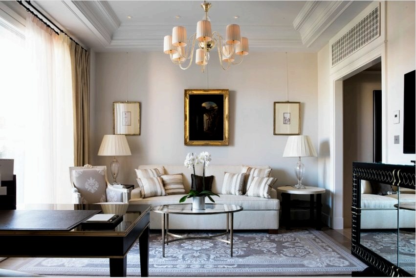Luxus klasszikus stílusú nappali belső tere