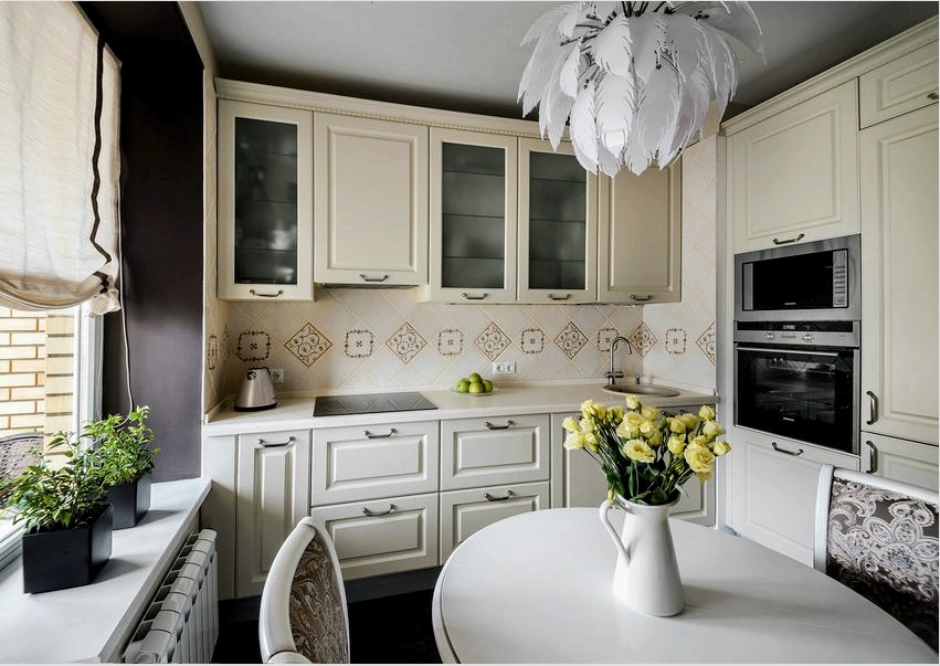 A klasszikus stílusú konyha belsőépítészetéhez jobb elefántcsont lakosztályt használni